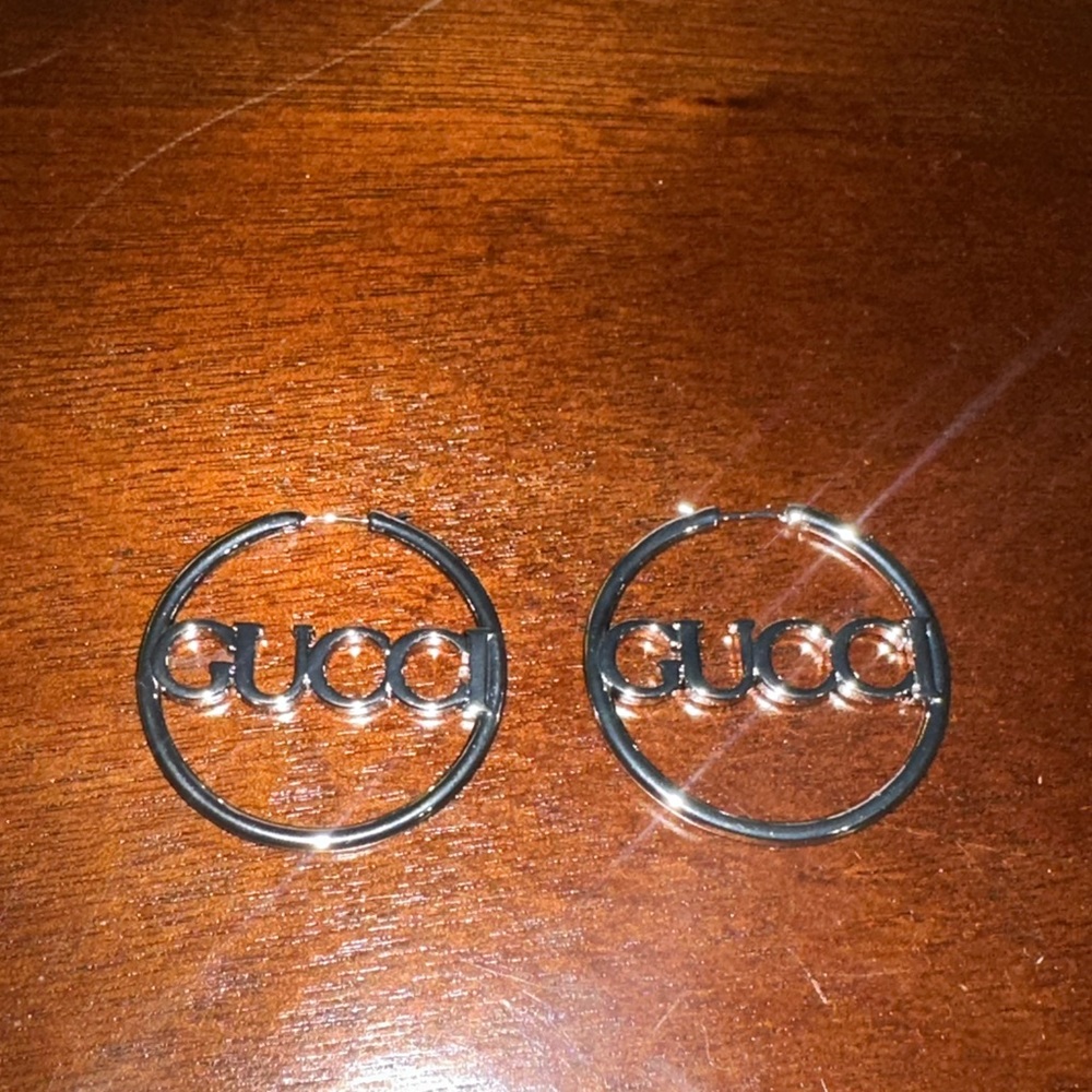 AUTHENTIC GUCCI NAME SILVER TONE LOOP EARRINGS